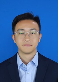 中级职称4人