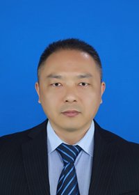 正高级职称1人